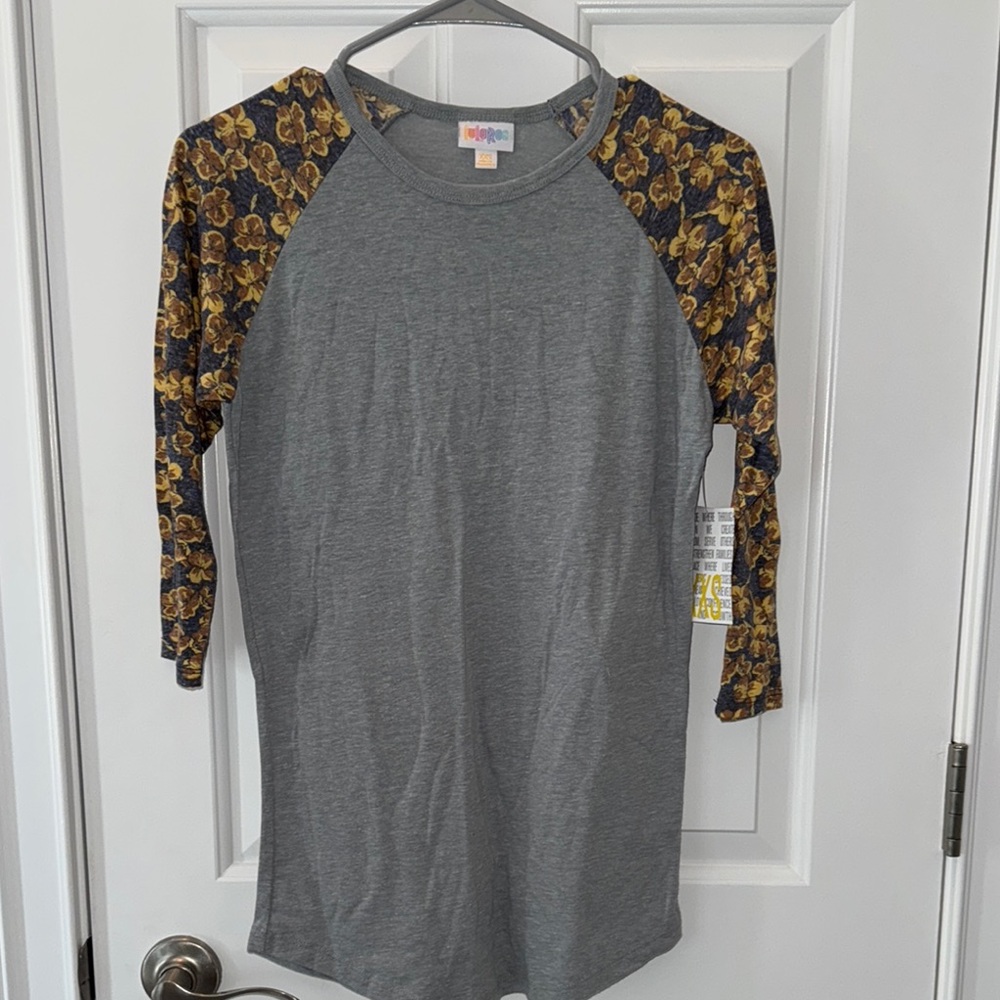 XXS Women’s Gray and Floral Raglan Sleeve Top